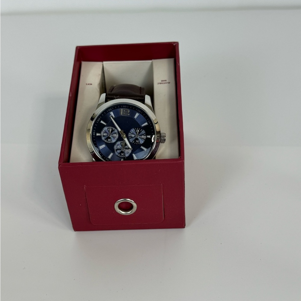 Men’s Watch - Picture 2 of 9